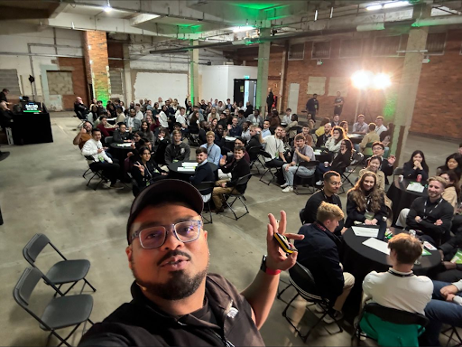 A full room of people at one of Tom's sessions